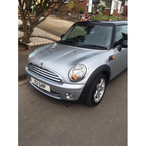 Mini Cooper - Silver 1.6 - LOW mileage - Full Service History, MOT 2017, Excellent Condition