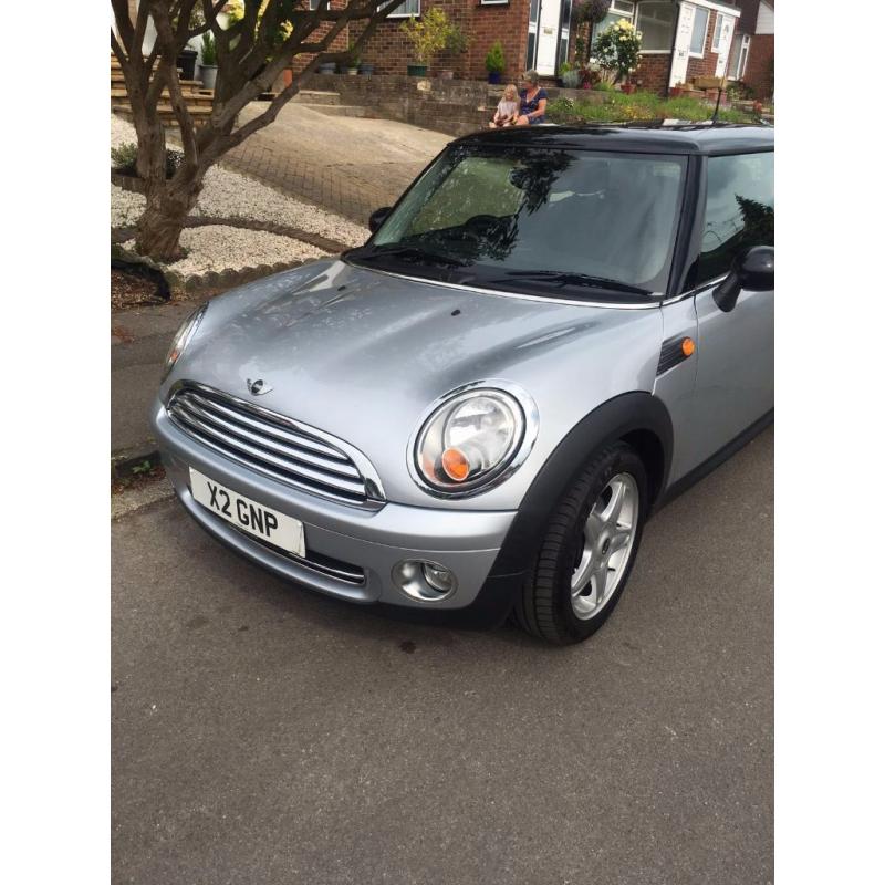 Mini Cooper - Silver 1.6 - LOW mileage - Full Service History, MOT 2017, Excellent Condition