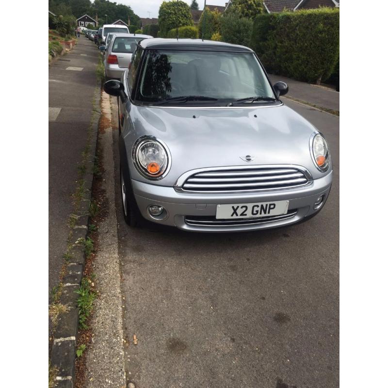 Mini Cooper - Silver 1.6 - LOW mileage - Full Service History, MOT 2017, Excellent Condition