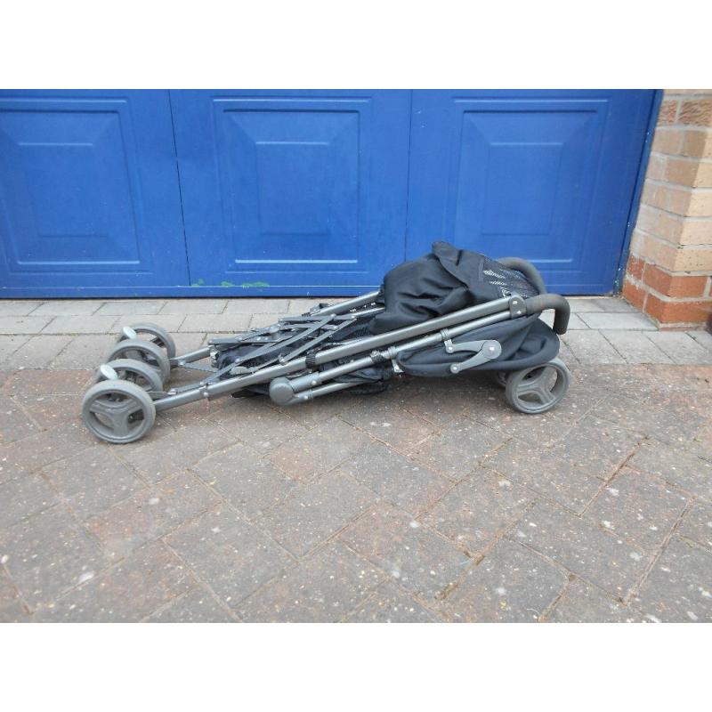 Red Kite Push me Quatro stroller