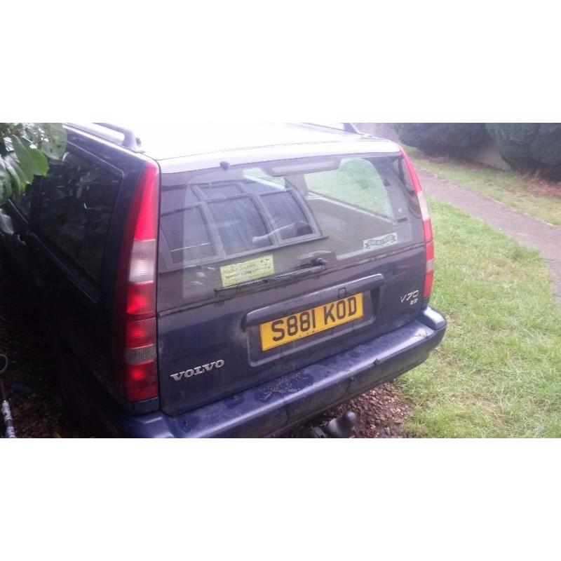 Volvo v70 spares or repair, mot failure but been repaired.
