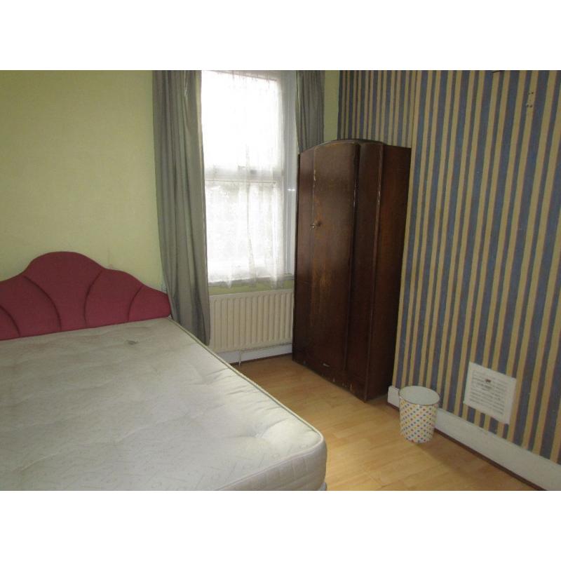 Extra Large Double rooms in Lewisham - amazing value act fast they will go!!!
