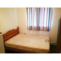 Medium size room in East India Quay E14