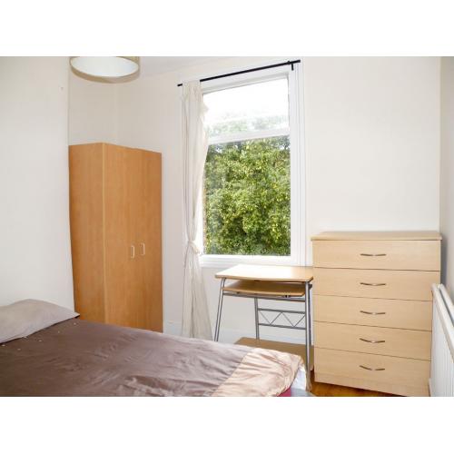 NICE SINGLE ROOM WITH DOUBLE BED TO RENT IN SEVEN SISTER ( VICTORIA LINE – ZONE 3)