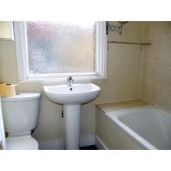 NICE SINGLE ROOM WITH DOUBLE BED TO RENT IN SEVEN SISTER ( VICTORIA LINE – ZONE 3)