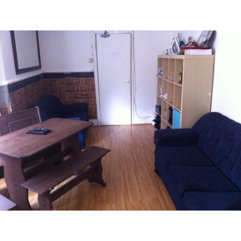 Two singles room in Manor house