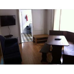 Two singles room in Manor house