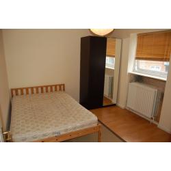 Double Room Available in Elephant & Castle SE17 With All bills & Wifi Included !!!