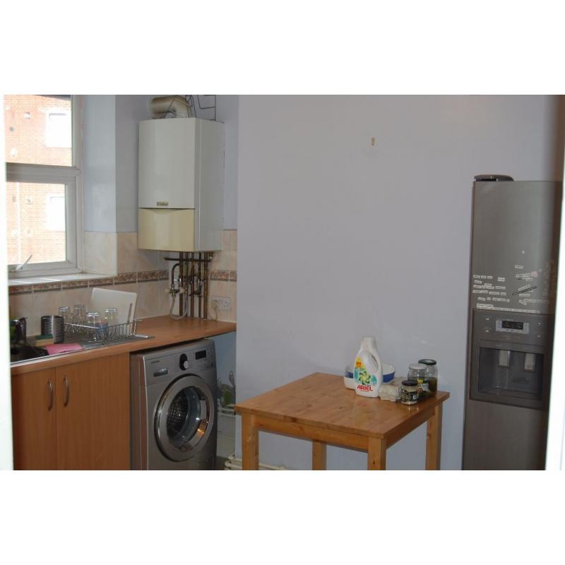 Double Room Available in Elephant & Castle SE17 With All bills & Wifi Included !!!