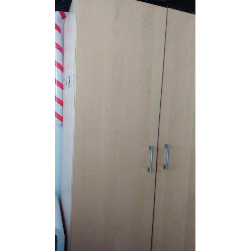 Wardrobe Sturdy and Strong