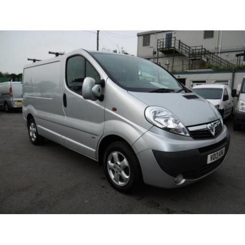 2013 VAUXHALL VIVARO 2700 CDTI SPORTIVE IN SILVER WITH AIR CONDITIONING,ELECTRIC