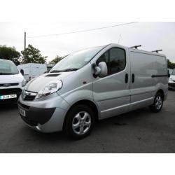 2013 VAUXHALL VIVARO 2700 CDTI SPORTIVE IN SILVER WITH AIR CONDITIONING,ELECTRIC