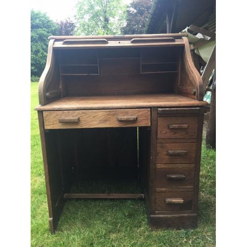 *** 'Amly' Antique Roll Top Oak Desk/ Bureau ***