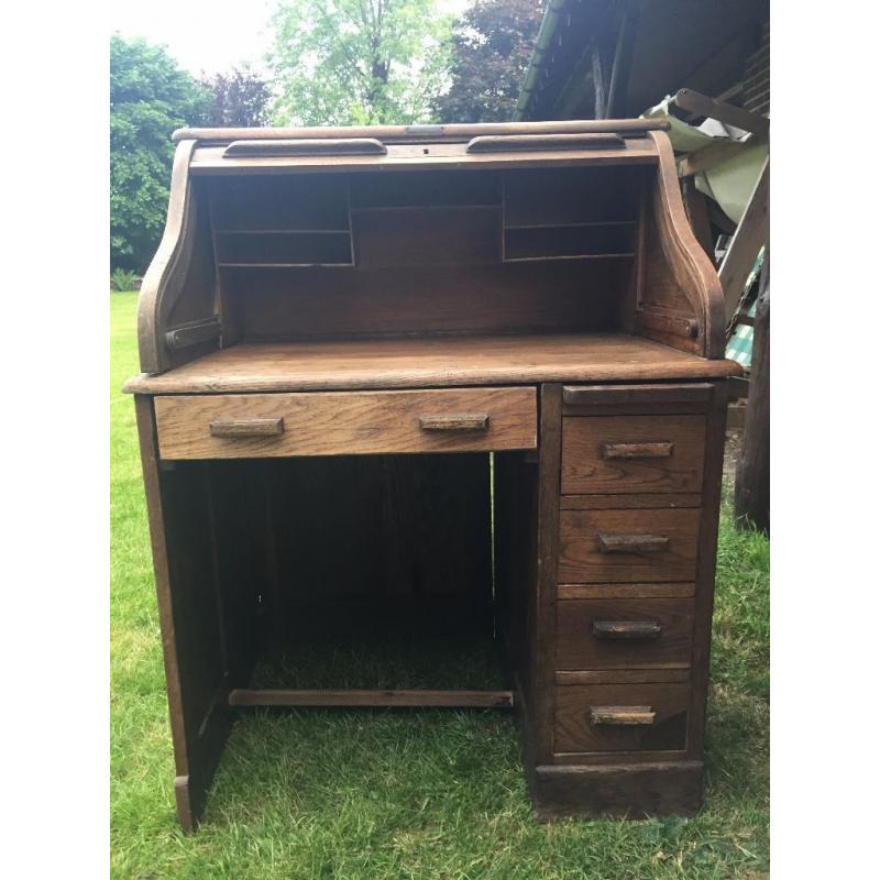 *** 'Amly' Antique Roll Top Oak Desk/ Bureau ***