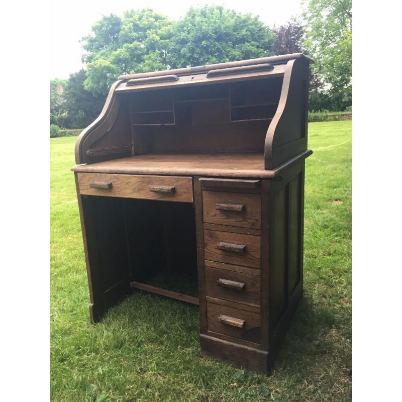 *** 'Amly' Antique Roll Top Oak Desk/ Bureau ***