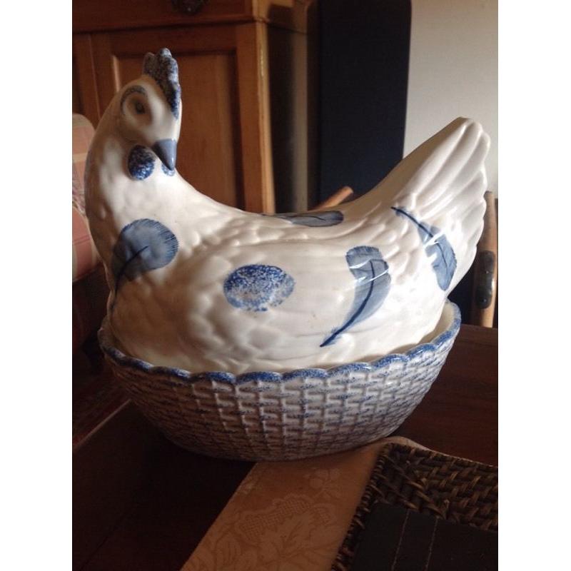 Fairmont & Main pottery hen