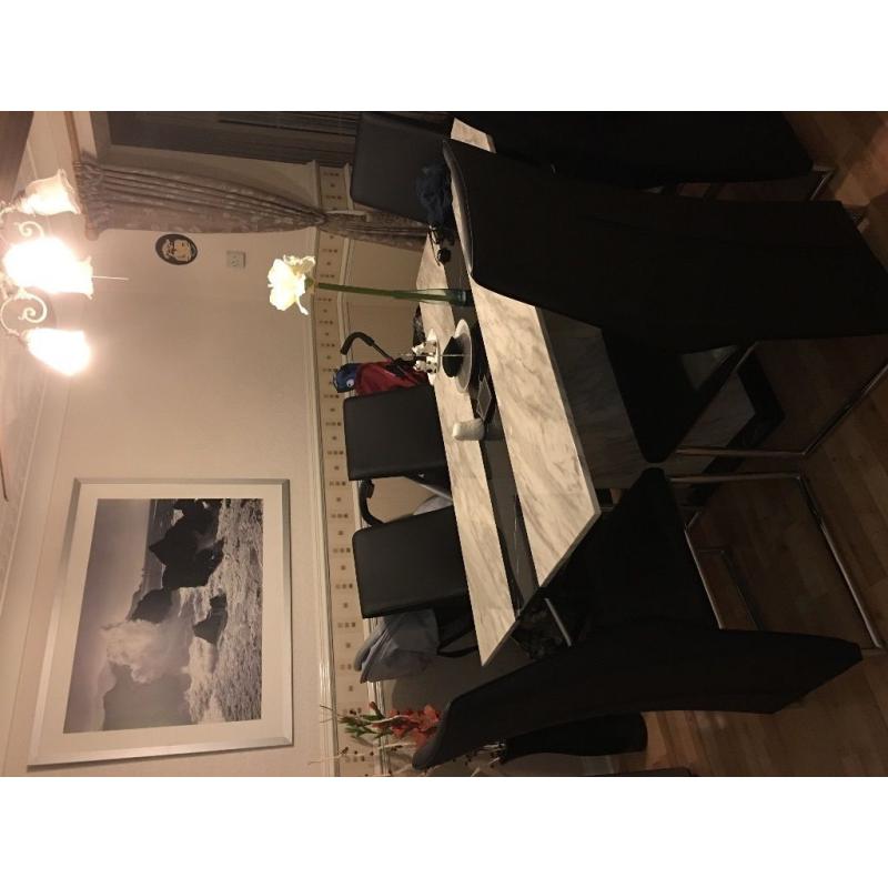 Large double room with ensuit for rent in Fishermead