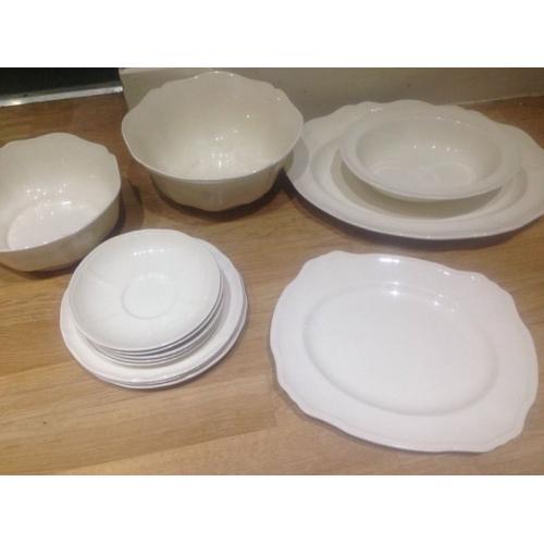 Plates/serving plates
