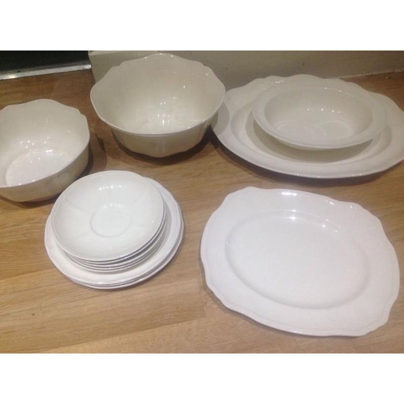 Plates/serving plates