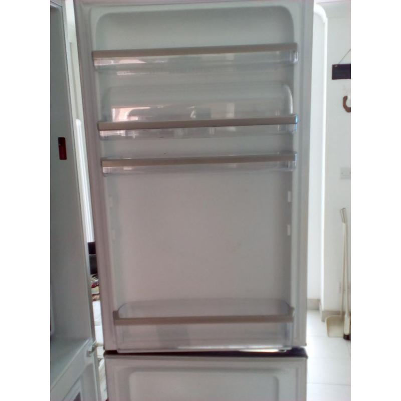 Hotpoint fridge freezer FF 200 LG