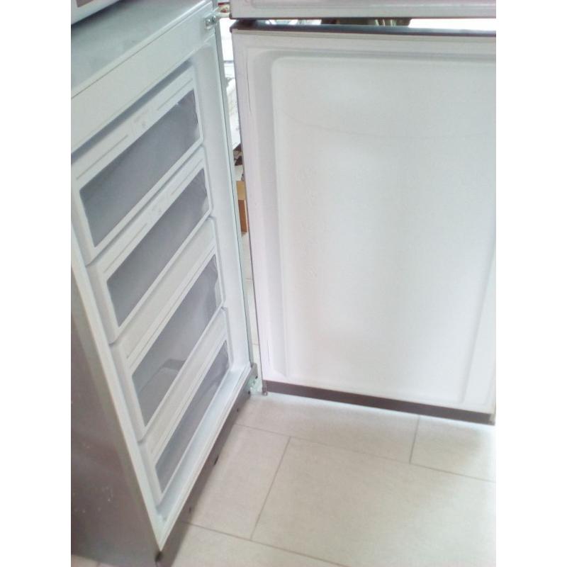 Hotpoint fridge freezer FF 200 LG