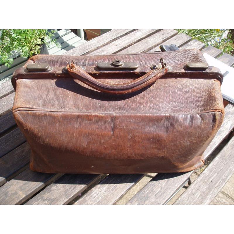 Vintage Leather Gladstone Doctors Bag