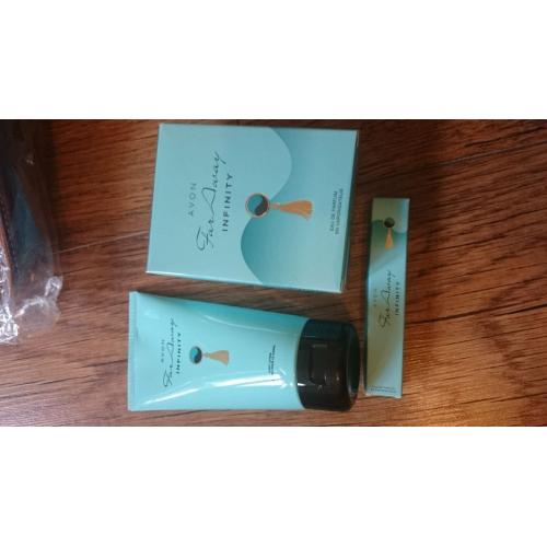New far away infinity gift set