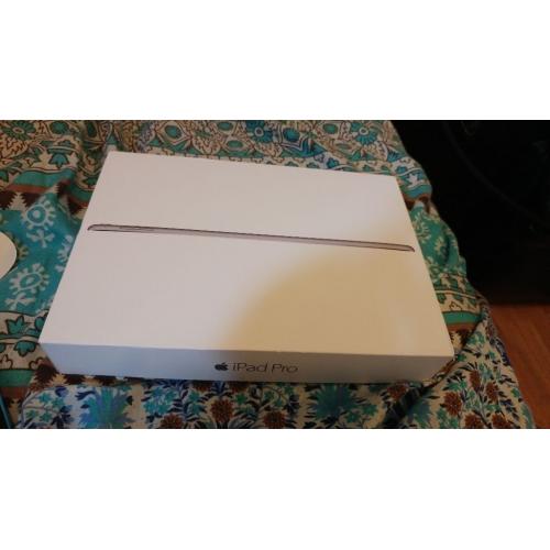 IPAD PRO 9.7 INCH 32GB WIFI SPACE GREY/BLACK MINT BOXED