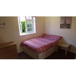 Nice double room available in Camberwell