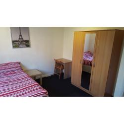Nice double room available in Camberwell