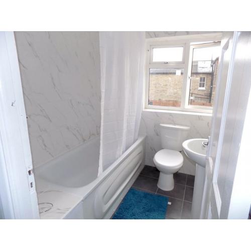 Outstanding double room available in Manor House just 190 pw all bills included