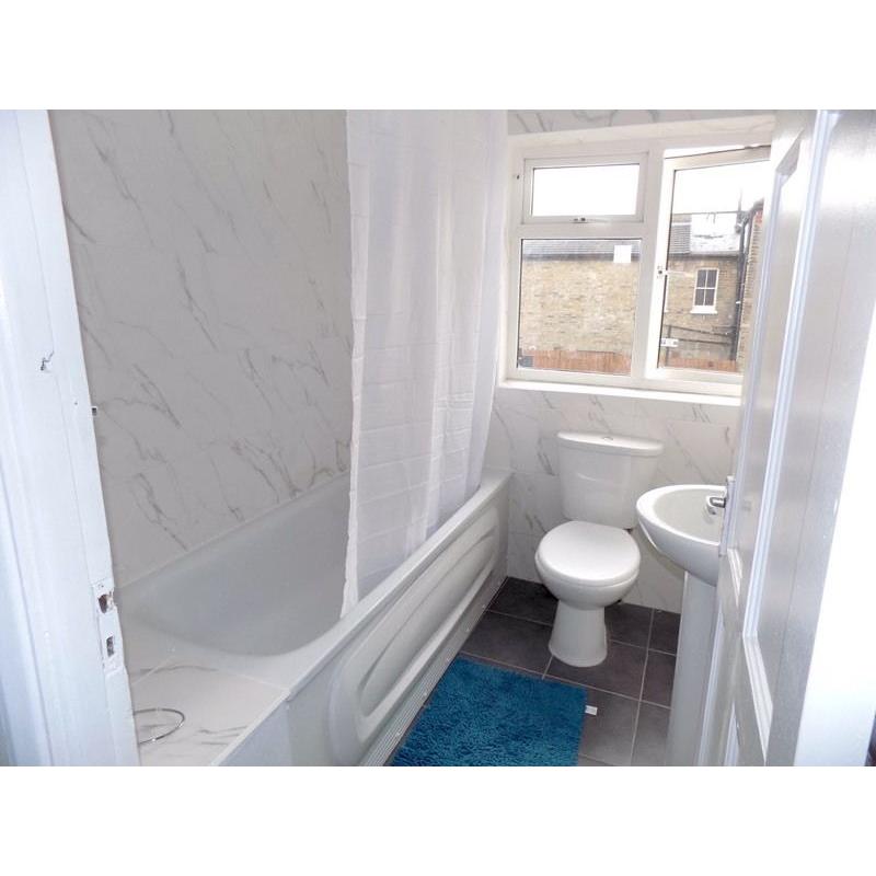 Outstanding double room available in Manor House just 190 pw all bills included