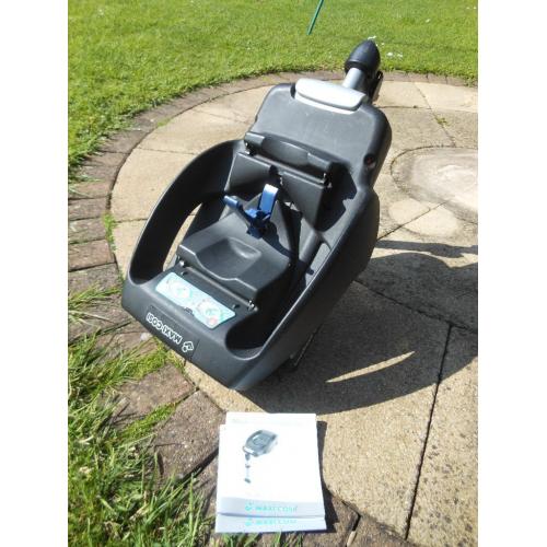 Maxi Cosi Car Seat and EasyBase 2