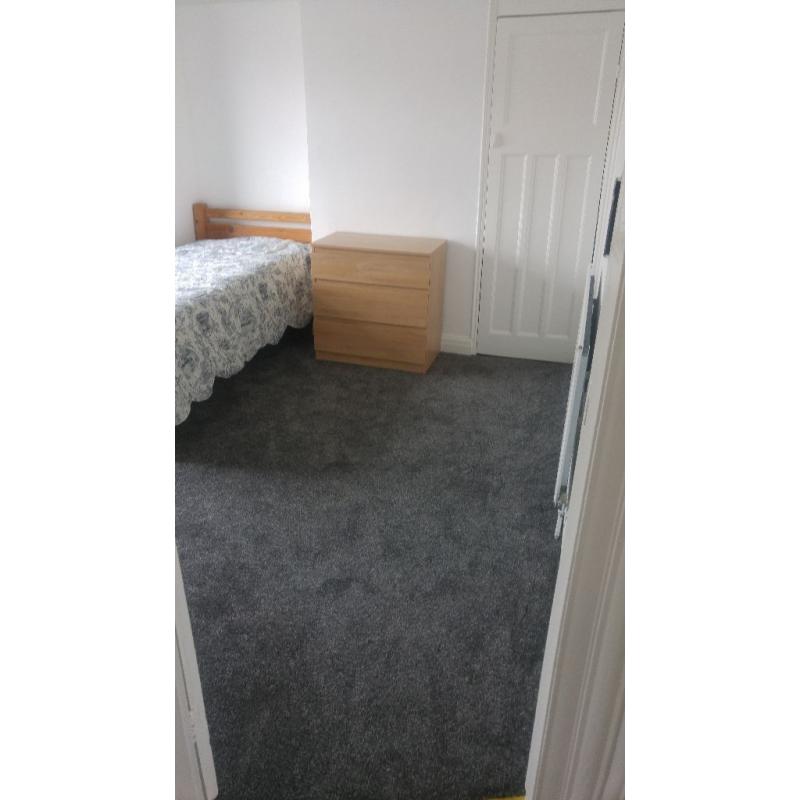 ALL BILLS & INTERNET INCLUDED, spacious double room. PRICE NEGOTIABLE