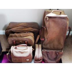6 PIECE LUGGAGE TRAVEL SET