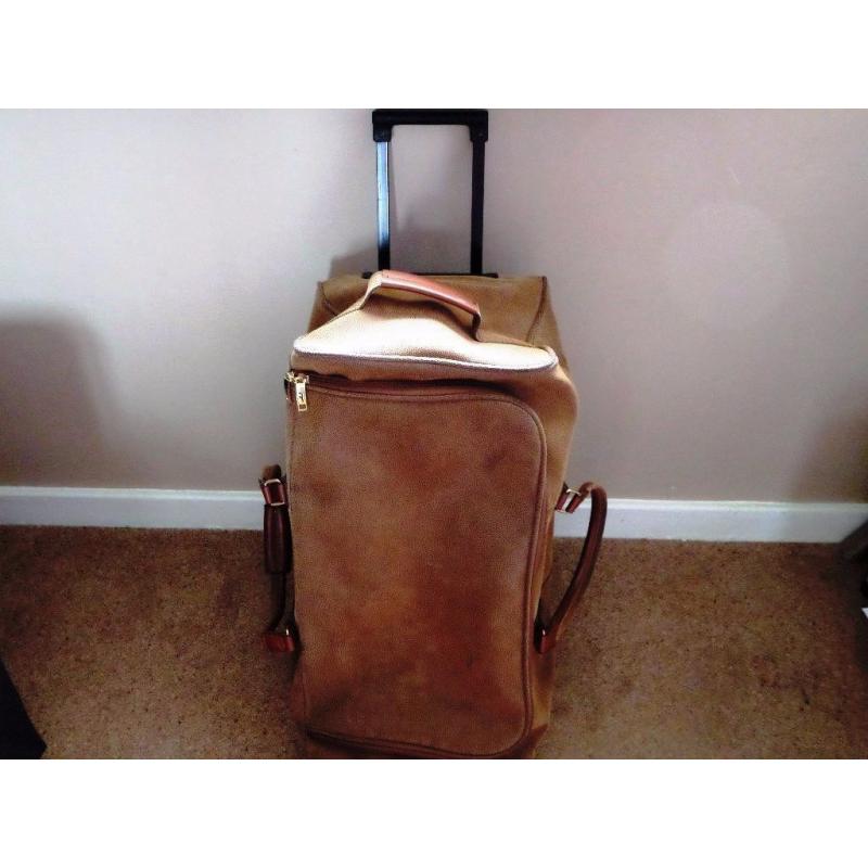 6 PIECE LUGGAGE TRAVEL SET