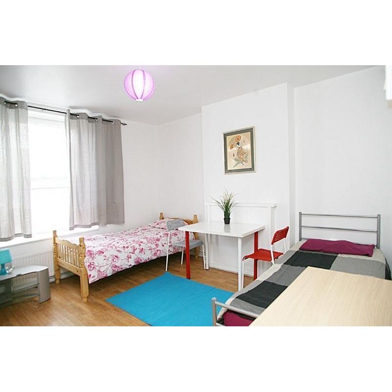 HABITACIONES INDIVIDUALES Y DOBLES !! RECIEN REFORMADAS!! CASAS CON SALON JARDIN SERVICIO DE LIMPIEZ