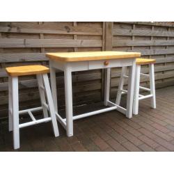 Pine topped table & stools