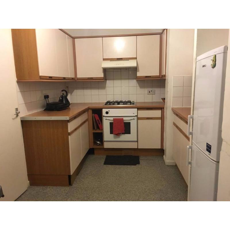 LARGE double room in front of Bermondsey station | Zone 2