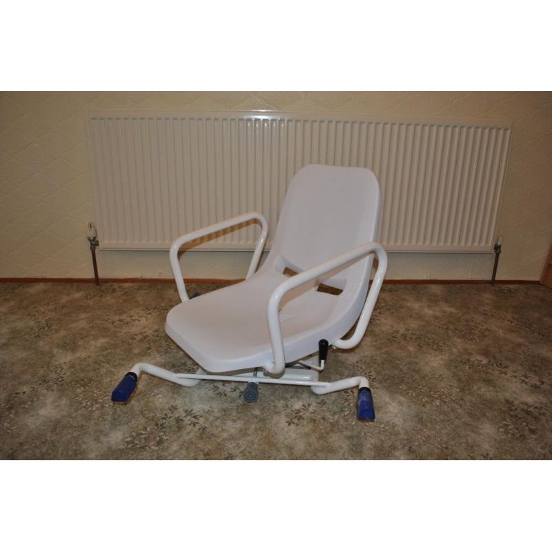 CONISTON SWIVEL BATH SEAT