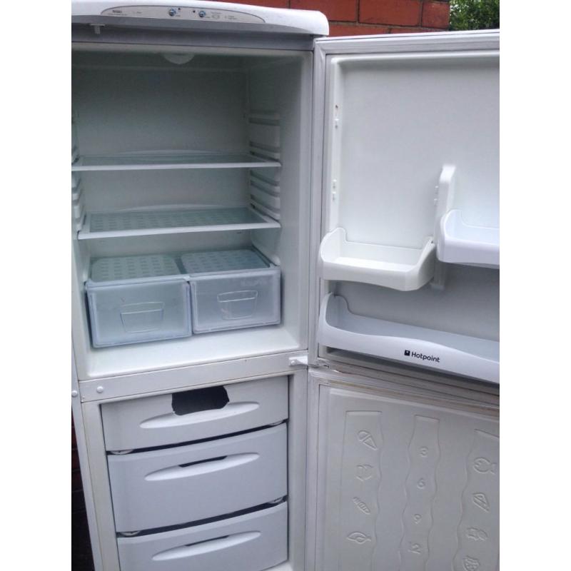 white hotpoint fridge freezer