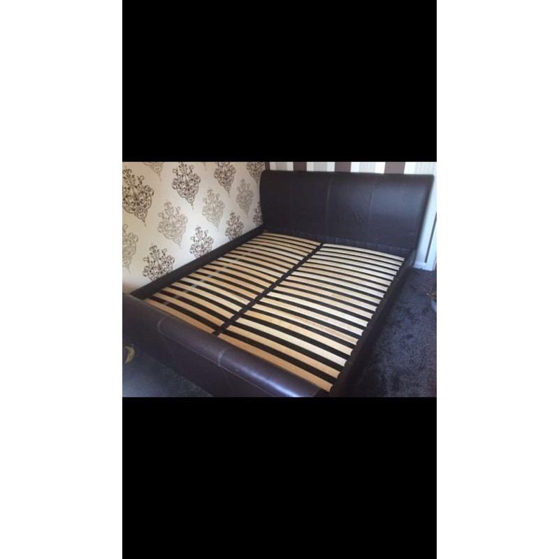 KING SIZE BED!!