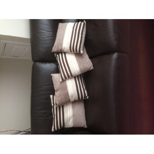 4 chenille cushions