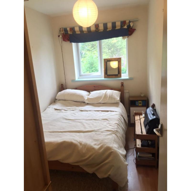 singlebedroom in a clean, warm and friendly house.
