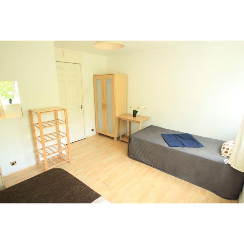 **ARCHWAY** VERY NICE XL AVAILABLE NOW **TWO MONTH STAY**!! 62H