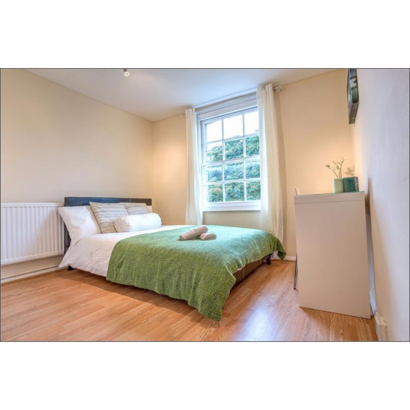 Skype us NOW to reserve this spacious double room just minutes from Kennington Station!!