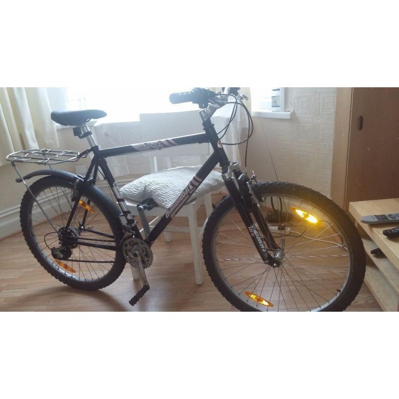Outlook Diamondback. Adult Hybrid mountain bike. READY TO GO. Size L