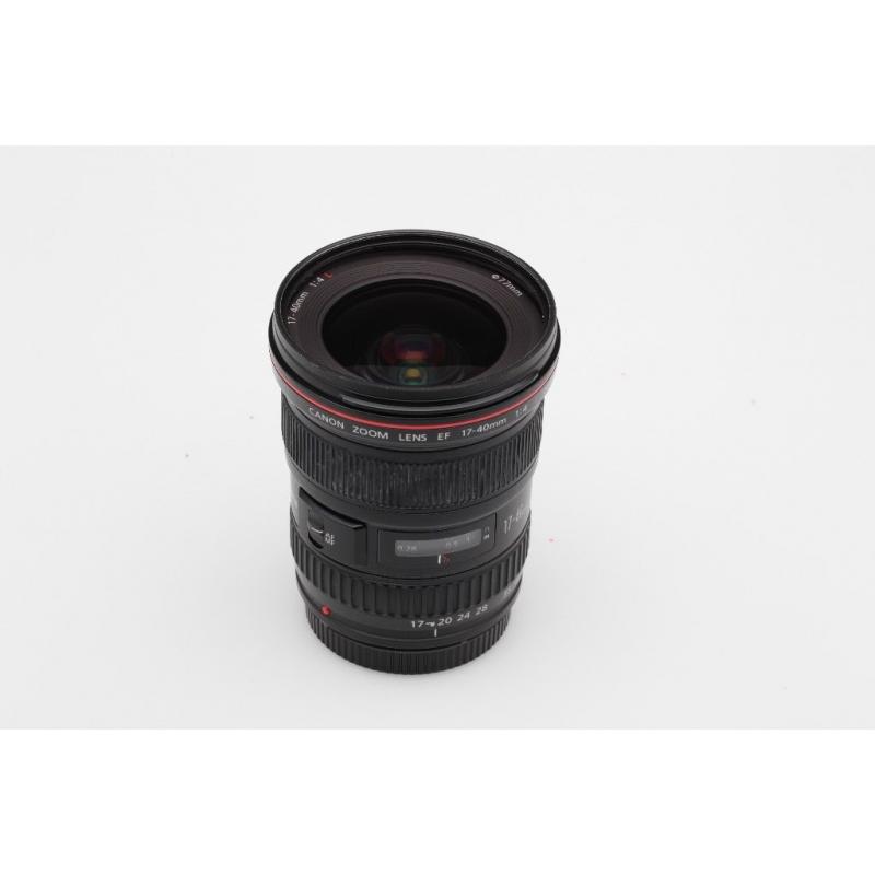 Canon EF 17-40mm 1:4 L USM in mint condition