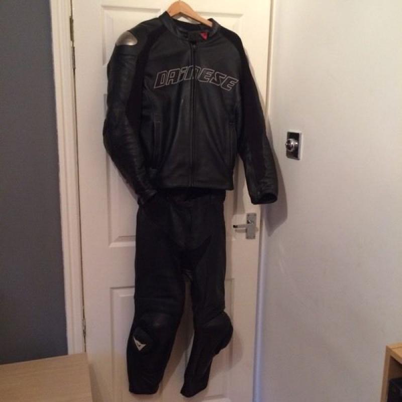 Dainese 2 piece leathers black