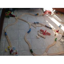 Thomas the Tank Engine Trains, Tracks and more...140 pieces